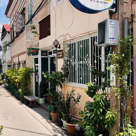 Ricos Honey Place Guesthouse Bangkok Dış mekan fotoğraf