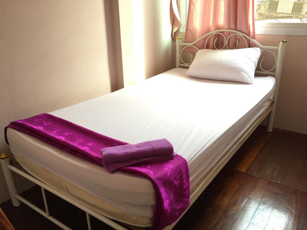 Ricos Honey Place Guesthouse Bangkok Dış mekan fotoğraf