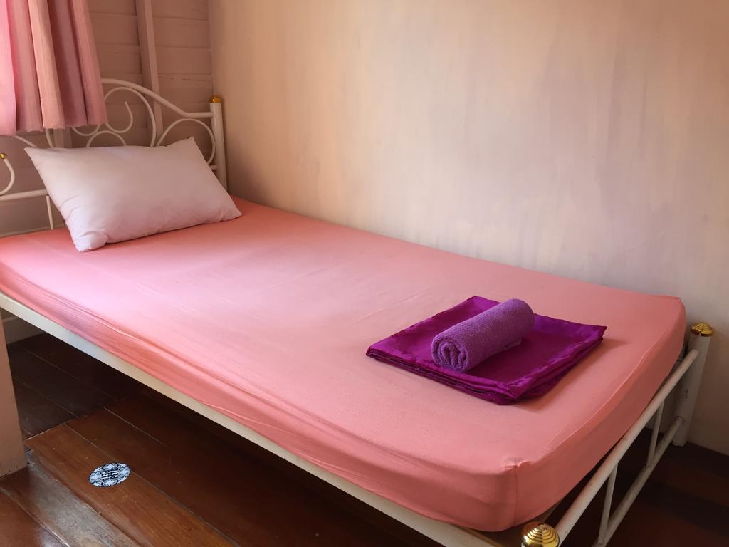 Ricos Honey Place Guesthouse Bangkok Dış mekan fotoğraf