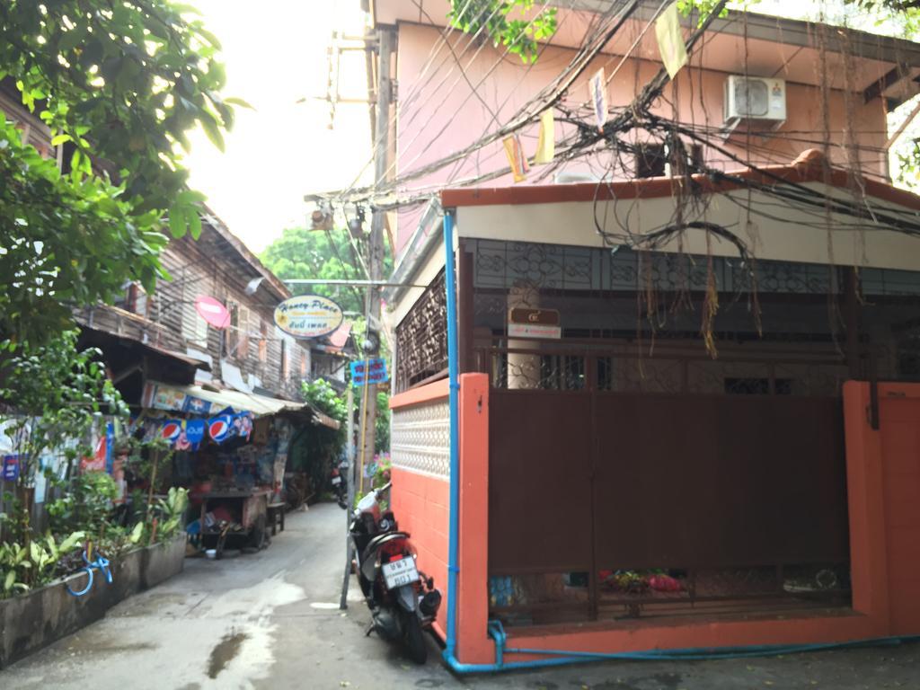 Ricos Honey Place Guesthouse Bangkok Dış mekan fotoğraf