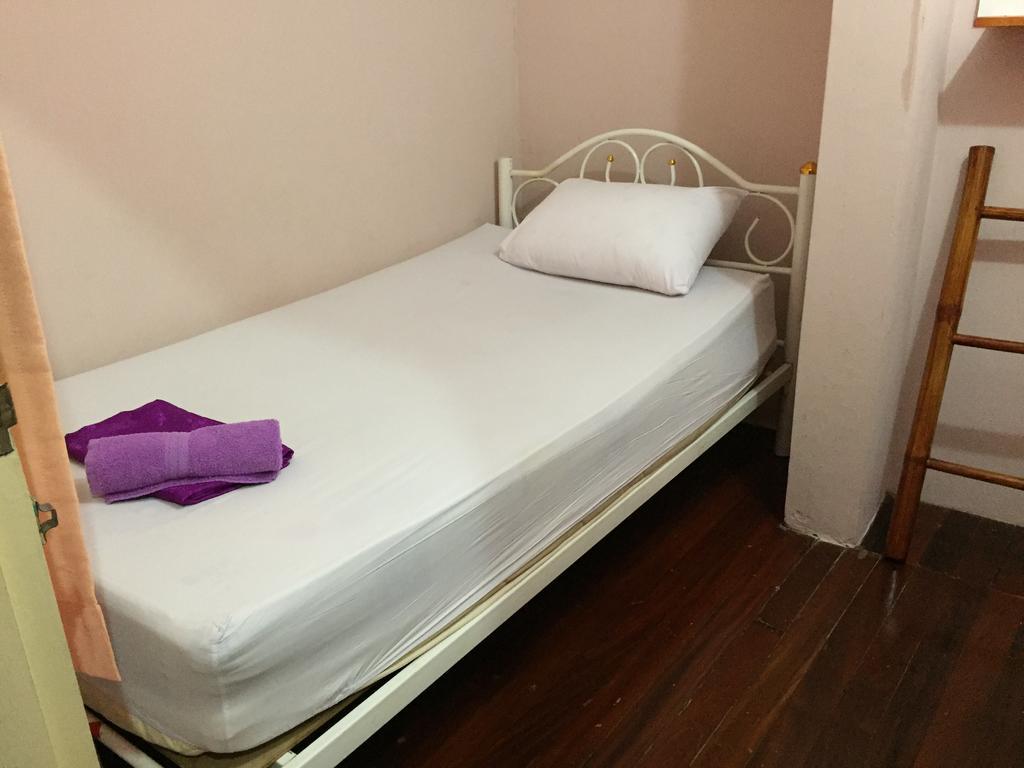 Ricos Honey Place Guesthouse Bangkok Dış mekan fotoğraf