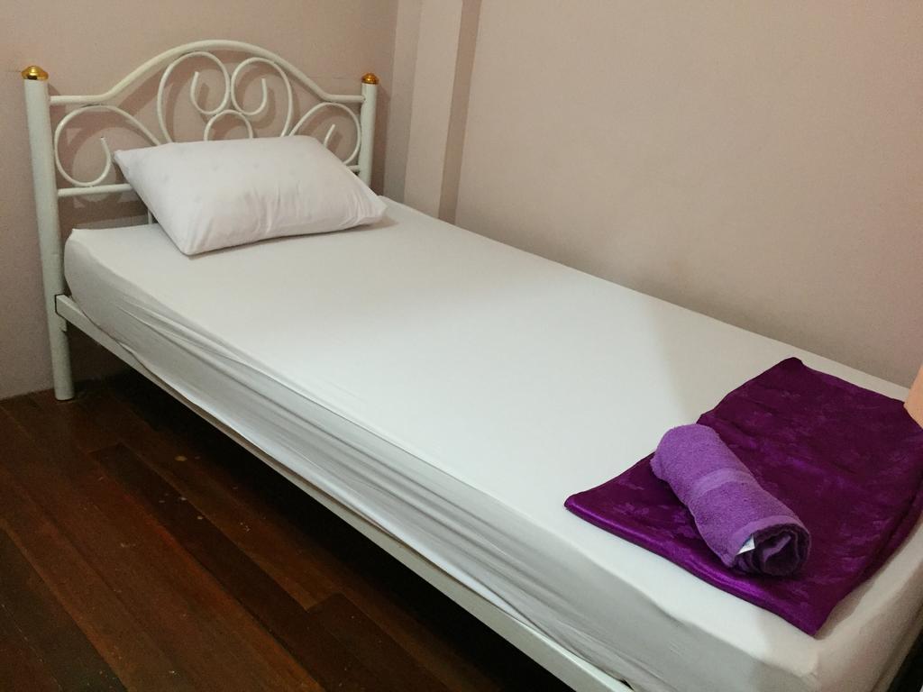 Ricos Honey Place Guesthouse Bangkok Dış mekan fotoğraf