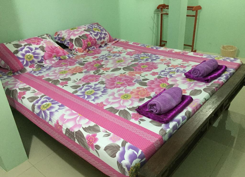 Ricos Honey Place Guesthouse Bangkok Dış mekan fotoğraf