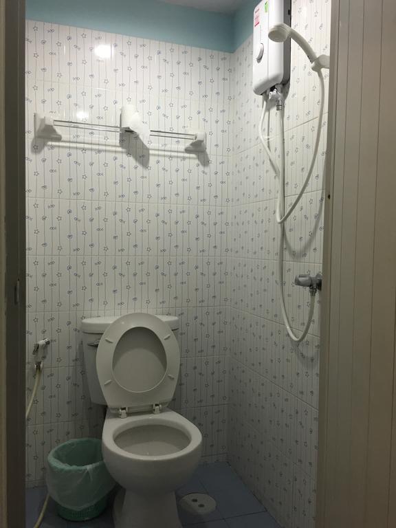 Ricos Honey Place Guesthouse Bangkok Dış mekan fotoğraf