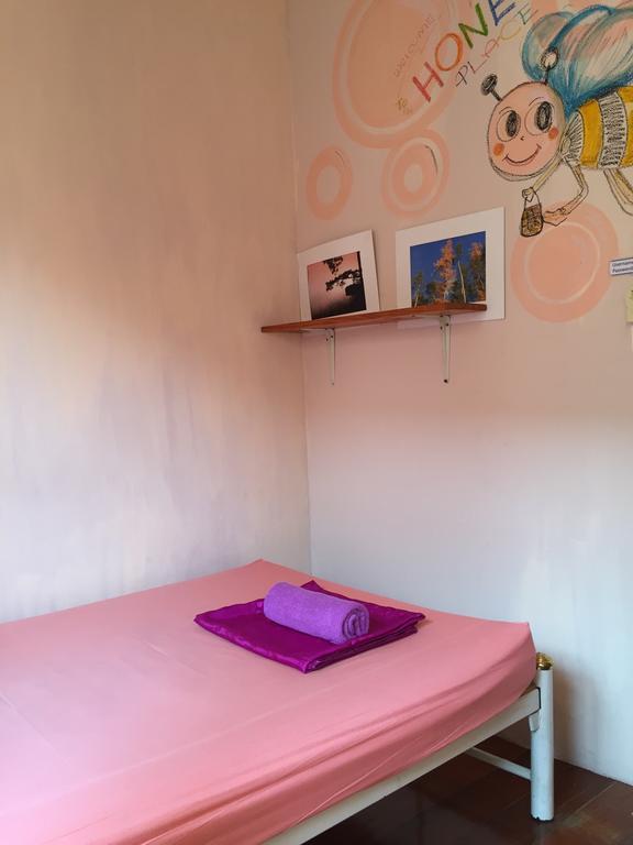 Ricos Honey Place Guesthouse Bangkok Dış mekan fotoğraf