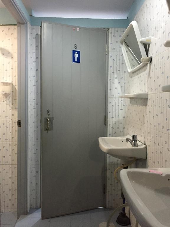Ricos Honey Place Guesthouse Bangkok Dış mekan fotoğraf
