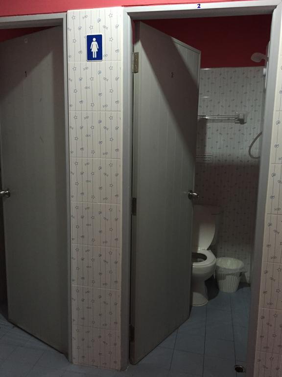 Ricos Honey Place Guesthouse Bangkok Dış mekan fotoğraf