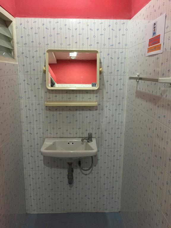 Ricos Honey Place Guesthouse Bangkok Dış mekan fotoğraf