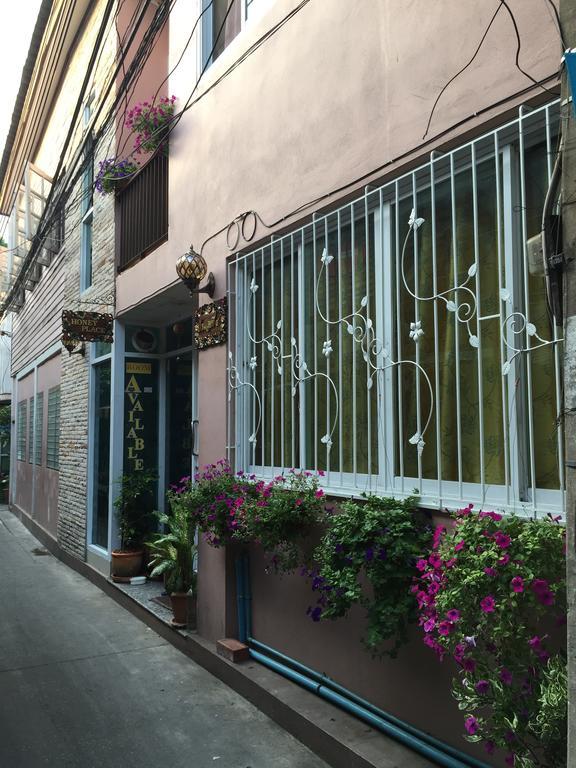Ricos Honey Place Guesthouse Bangkok Dış mekan fotoğraf