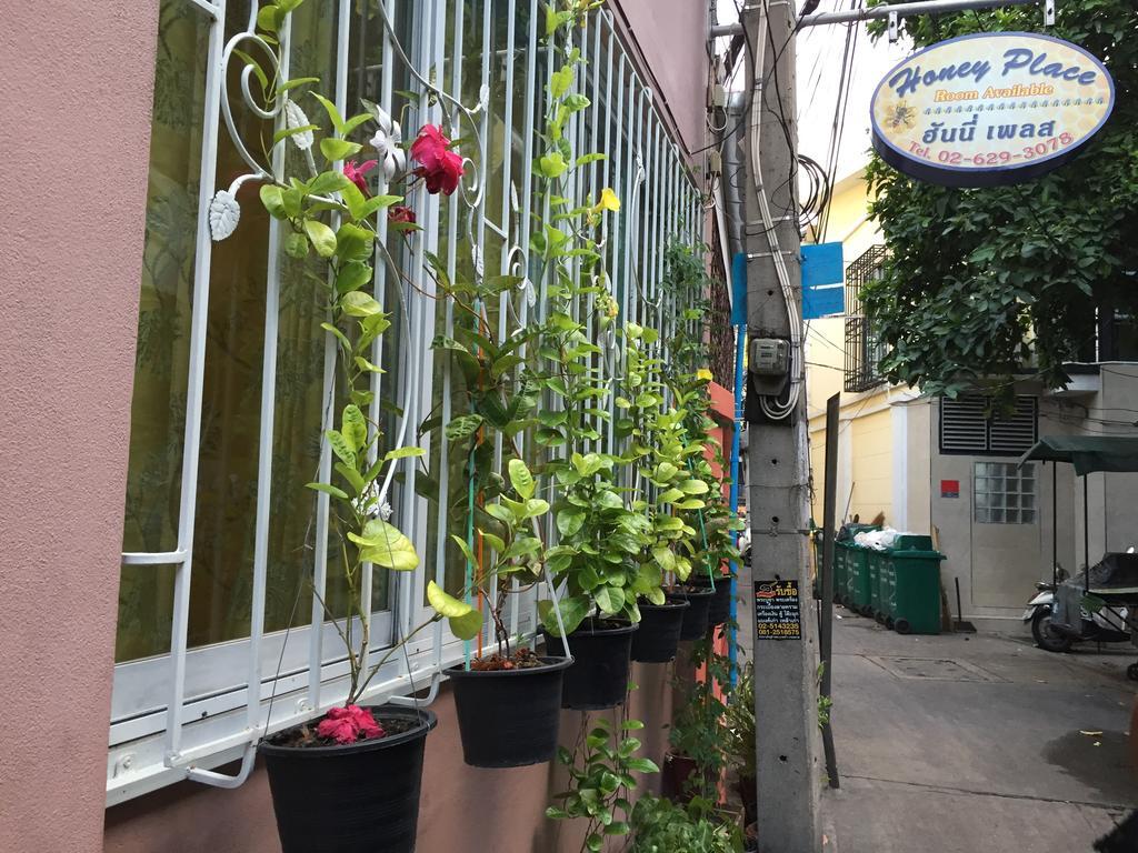 Ricos Honey Place Guesthouse Bangkok Dış mekan fotoğraf