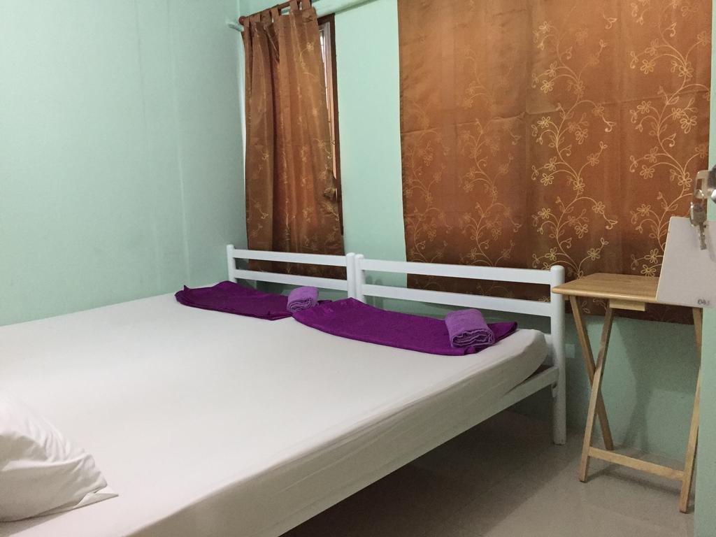 Ricos Honey Place Guesthouse Bangkok Dış mekan fotoğraf