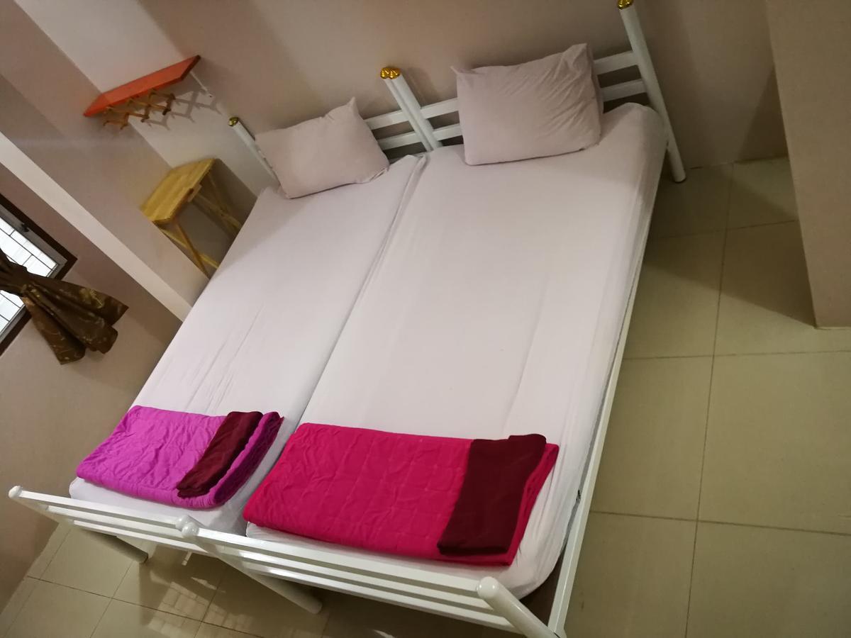 Ricos Honey Place Guesthouse Bangkok Dış mekan fotoğraf