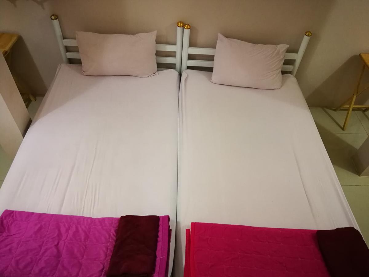 Ricos Honey Place Guesthouse Bangkok Dış mekan fotoğraf